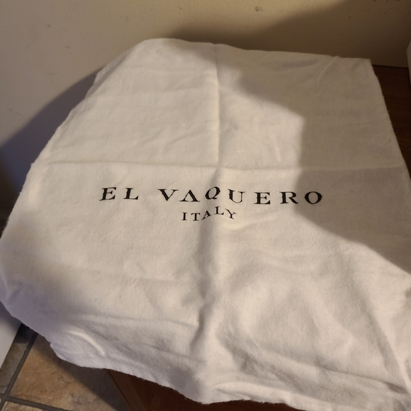 El Vaquero Women's Tan Moccasin Boots - Picture 10 of 10